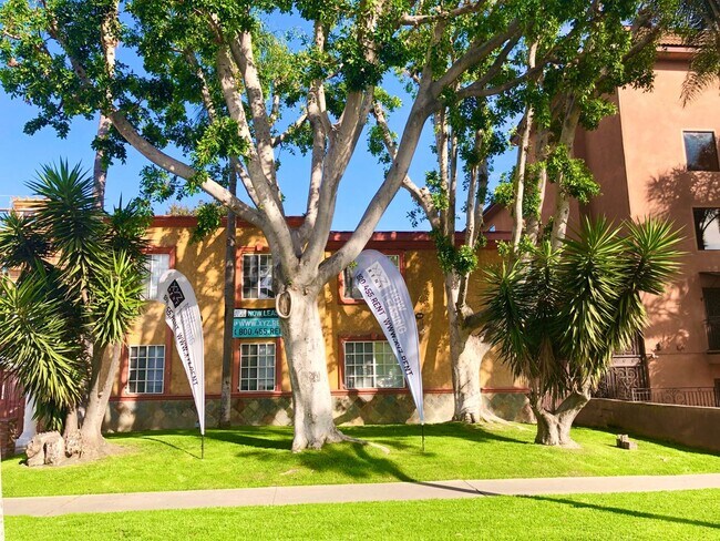 ELLENDALE, 2618 in Los Angeles, CA - Building Photo - Interior Photo