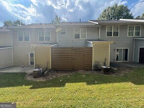 2026 Austin Park Cir in Decatur, GA - Foto de edificio - Building Photo