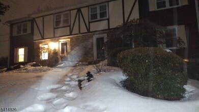 822 Pompton Ave in Cedar Grove, NJ - Building Photo - Building Photo