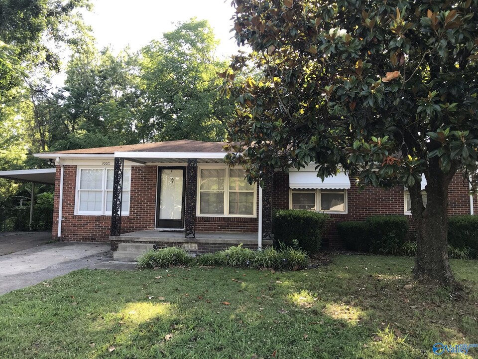3002 Fairacres Rd SW in Huntsville, AL - Building Photo