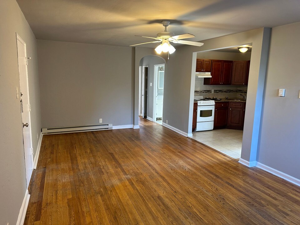 6141 1/2 Old York Rd in Philadelphia, PA - Building Photo