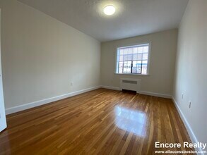 40 A Harvard Ave, Unit 7 in Brookline, MA - Building Photo - Building Photo