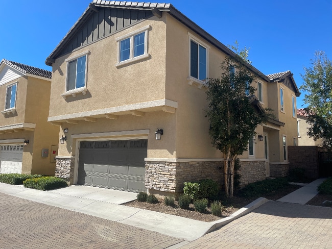16254 Lozano St in Fontana, CA - Building Photo - Building Photo