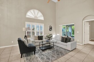 6439 Gentle Ben Cir in Wesley Chapel, FL - Building Photo - Building Photo