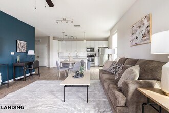 2300 Tapestry Park Dr in Land O Lakes, FL - Building Photo - Building Photo