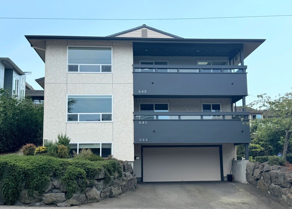 644 Bell Street in Edmonds, WA - Building Photo