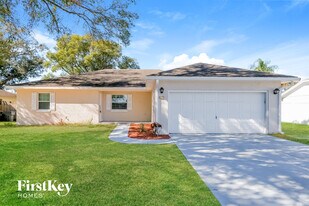 2416 Timbercreek Loop W in Lakeland, FL - Building Photo