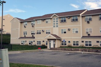 Shamrock in Monroe, NY - Foto de edificio - Building Photo