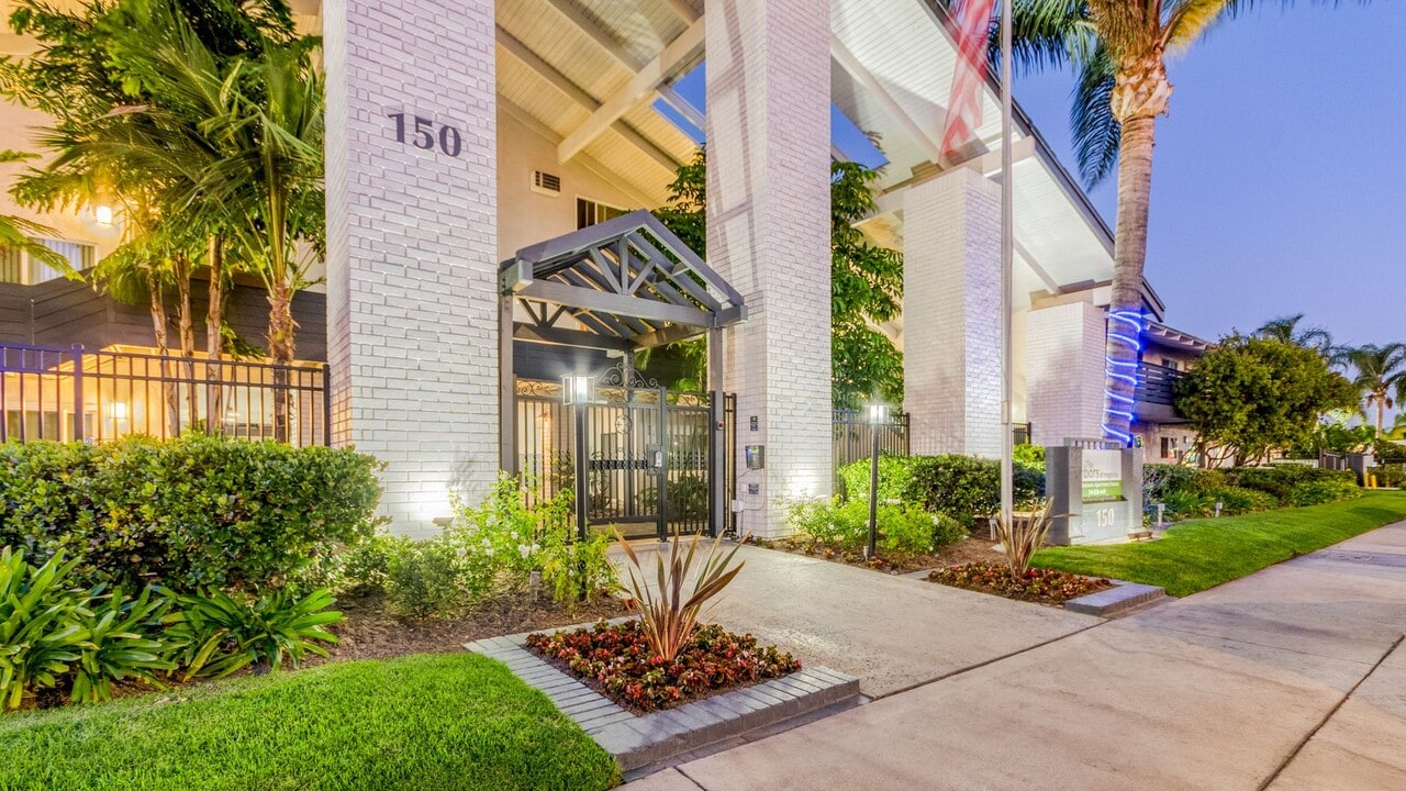 The Arbors at Magnolia in Anaheim, CA - Building Photo