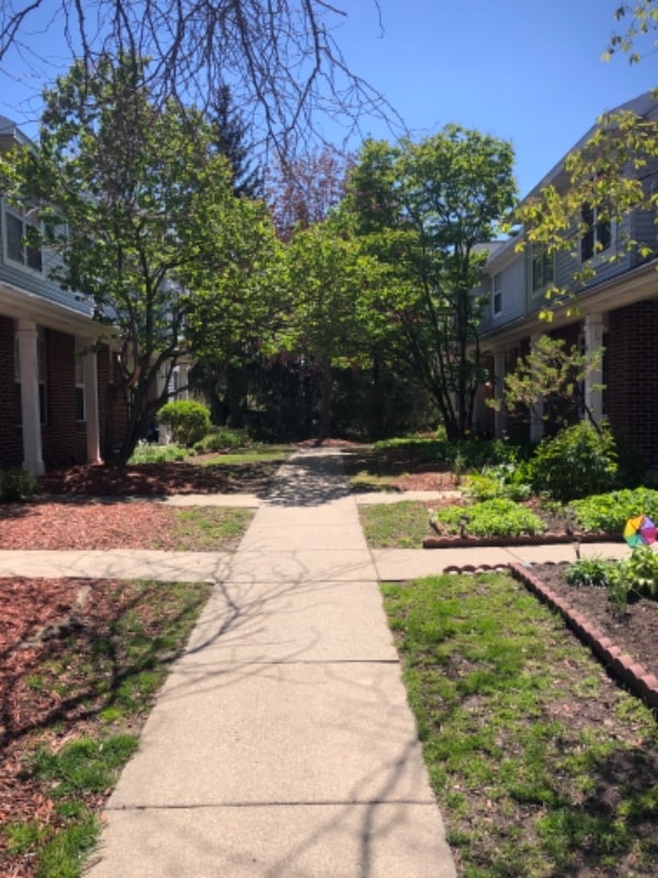 property at 3916 Courtyard Pl SE