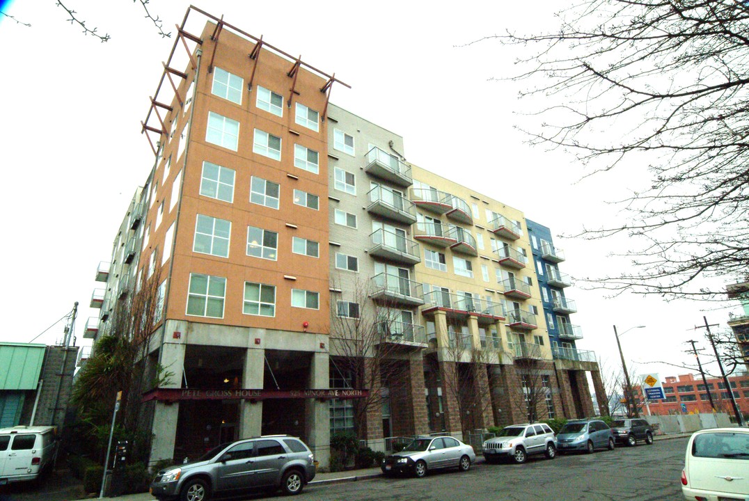 Pete Gross House Apartments in Seattle, WA - Building Photo