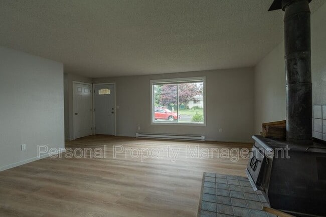 93 35th St in Washougal, WA - Foto de edificio - Building Photo