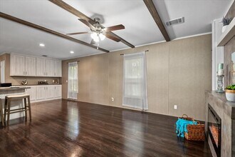 211 Woodstock in Livingston, TX - Building Photo - Building Photo