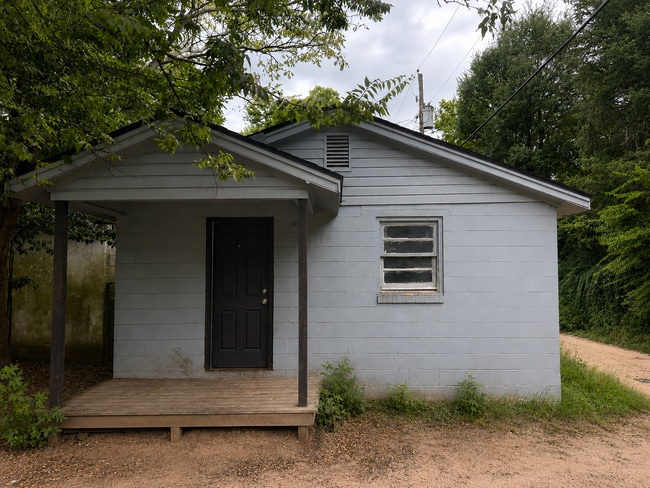 property at 713 S McKinley St