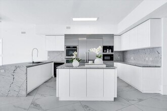 5500 Island Estates Dr in Aventura, FL - Foto de edificio - Building Photo