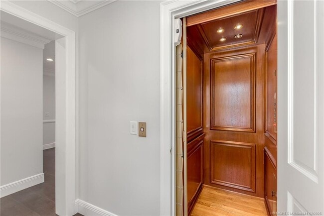 property at 5 S River Rd