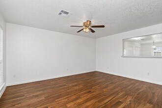 5141 Caicos Calle in Dickinson, TX - Building Photo - Building Photo