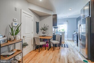 1431 N 5th St, Unit 2 in Philadelphia, PA - Building Photo - Building Photo