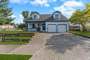 9310 Southwest Tonopah Street in Tualatin, OR - Building Photo