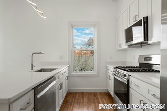 120 Regent St, Unit 1 in Boston, MA - Building Photo - Building Photo