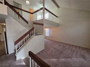 321 S Bent Creek Dr in Las Vegas, NV - Building Photo - Building Photo