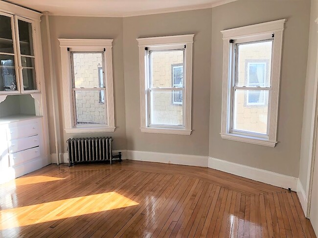 9 Arden St in Boston, MA - Foto de edificio - Building Photo