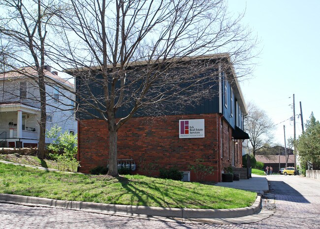 915 Louisiana St in Lawrence, KS - Building Photo - Building Photo