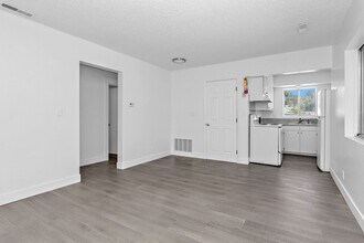 135 Davis Ave in Nampa, ID - Building Photo - Building Photo