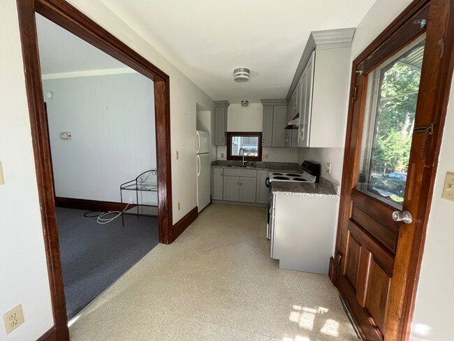 410 N State St-Unit -1 in Concord, NH - Building Photo - Building Photo