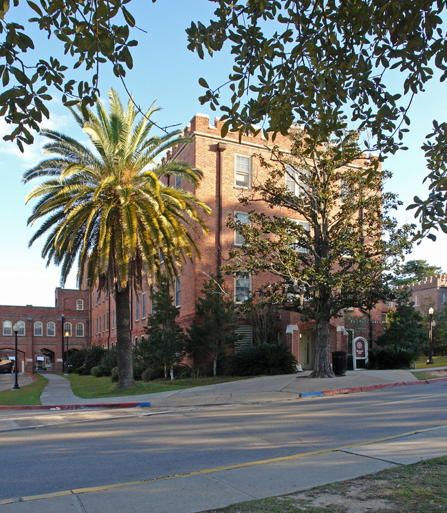 Broward Hall in Tallahassee, FL - Building Photo - Building Photo