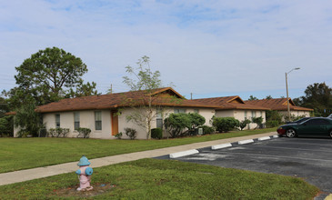 Maine Avenue Apartments & Villas in Apopka, FL - Building Photo - Building Photo