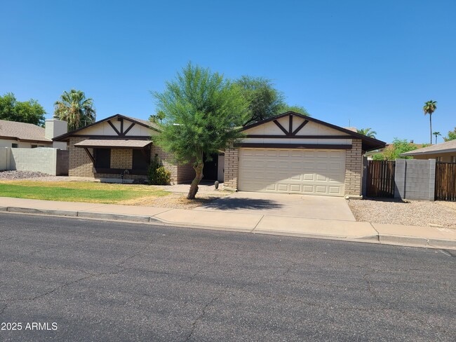 2726 S Rogers in Mesa, AZ - Building Photo - Building Photo