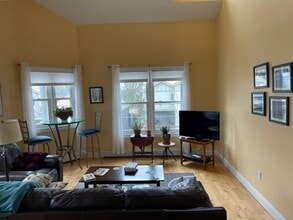 62 Lakeview Ter, Unit C in Burlington, VT - Building Photo - Building Photo