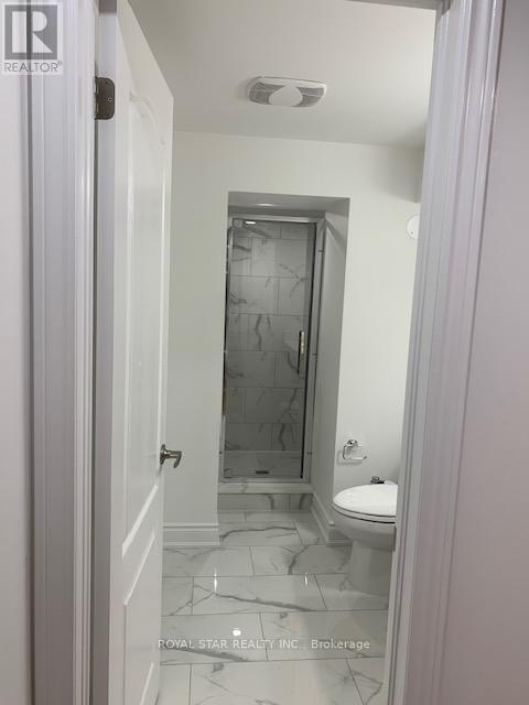 5898 Bermuda Dr in Mississauga, ON - Building Photo