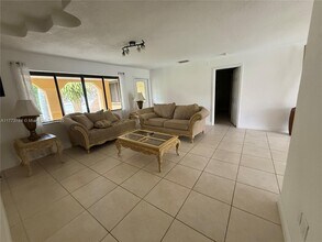 1911 NW 10th Terrace in Homestead, FL - Building Photo - Building Photo