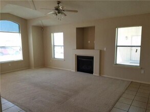 10040 Spotted Eagle Dr in El Paso, TX - Building Photo - Building Photo