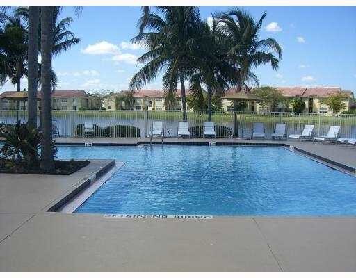 12760 Vista Isles Dr in Sunrise, FL - Foto de edificio