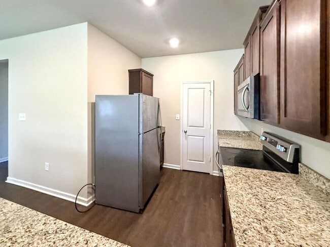 6296 Rainbow Row in Pell City, AL - Building Photo - Building Photo