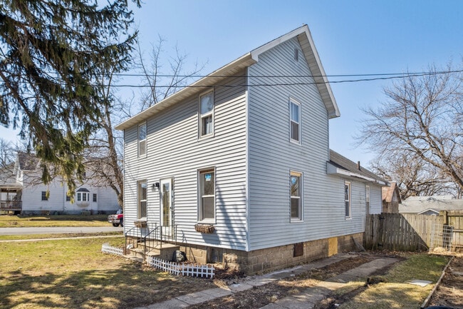 property at 511 4th St
