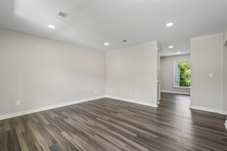 103 Roberta Dr in Summerville, SC - Foto de edificio - Building Photo