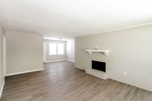 4359 Crescent Park Dr in Memphis, TN - Building Photo - Building Photo