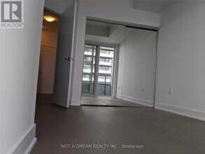 30 Shore Breeze Dr in Toronto, ON - Building Photo - Building Photo