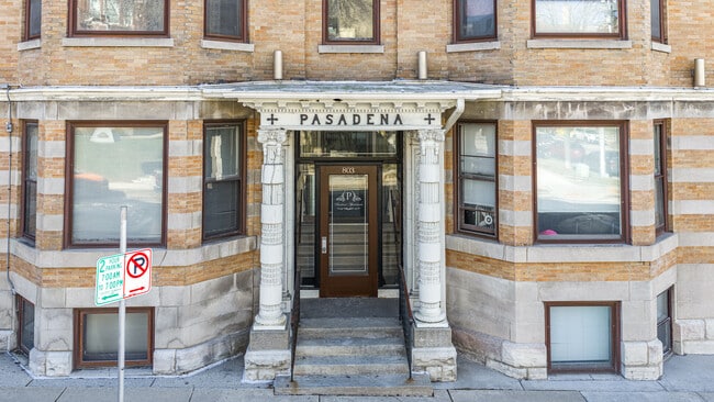 Pasadena Apartments in Milwaukee, WI - Foto de edificio - Building Photo