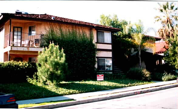 121 Stedman Pl in Monrovia, CA - Foto de edificio - Building Photo