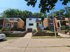 4235 Upview Terrace in Pittsburgh, PA - Building Photo