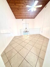 49 Navarre Ave in Coral Gables, FL - Foto de edificio - Building Photo