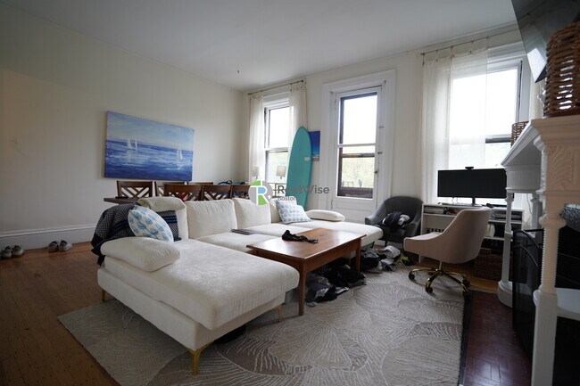 property at 172 Commonwealth Ave