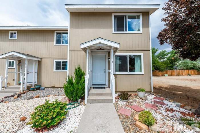 1265 Redwood Cir in Gardnerville, NV - Building Photo