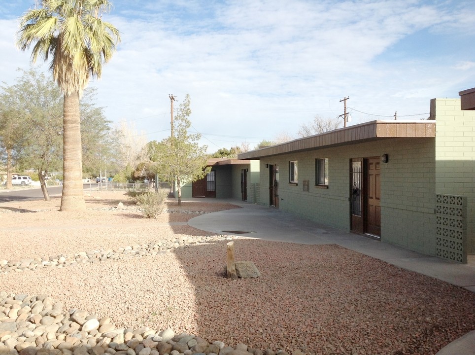 902 E Southern Ave in Phoenix, AZ - Building Photo