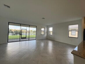 15052 Palamos Cir in Ft. Myers, FL - Building Photo - Building Photo